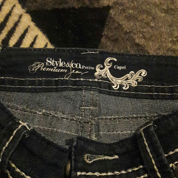 Ladies capris - Picture 3 of 3